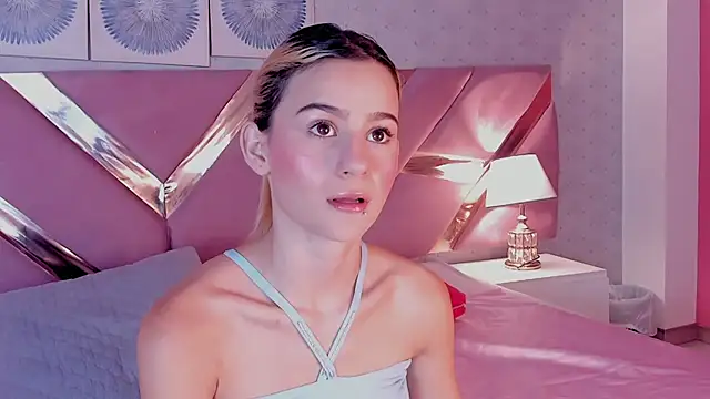 ChloeLaurentt online show from November 2025 08:32:01 PM