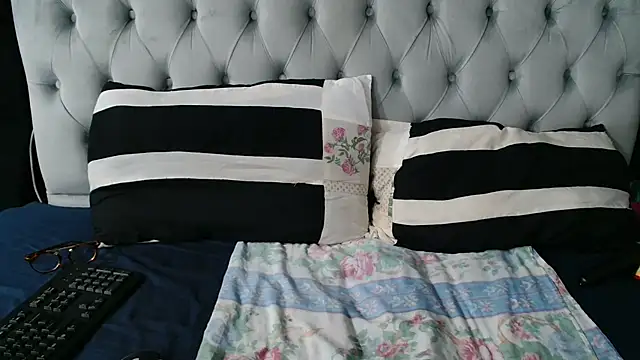 SexyBeverly  online show from November 2025 05:11:01 PM