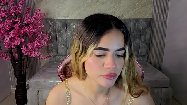 lilith4 s online show from October 2025 08:58:01 PM