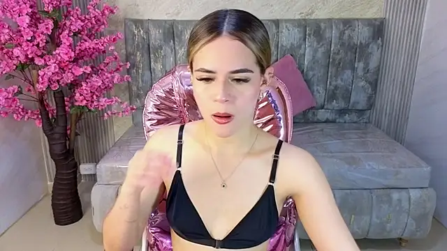 lilith4 s online show from November 2025 08:08:02 PM