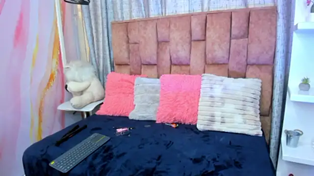 alix noa online show from November 2025 07:27:01 PM