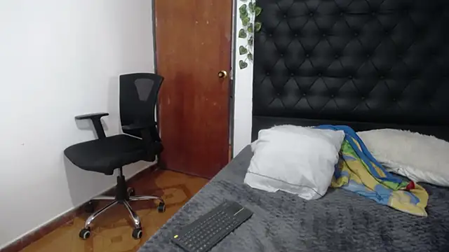 isabel 09 online show from October 2025 03:13:01 PM