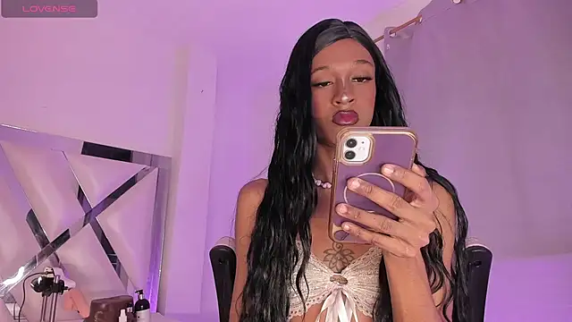 Snapshot of Mia_royal chatting on July 2026 04:33:01 PM Mia royal online show from July 2026 04:33:01 PM