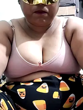 Mmm143 online show from September 2025 06:19:01 PM