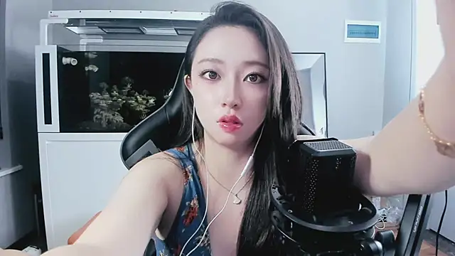 Snapshot of Keke-Bai chatting on October 2025 01:20:02 PM Keke-Bai online show from October 2025 01:20:02 PM