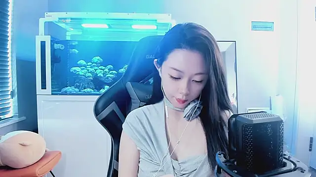 Snapshot of Keke-Bai chatting on October 2025 02:33:01 AM Keke-Bai online show from October 2025 02:33:01 AM