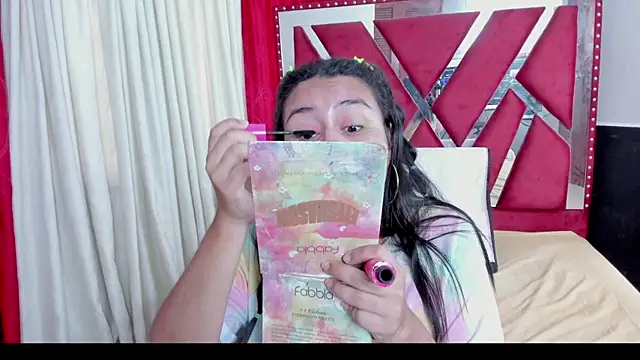 Luna021 1 online show from September 2025 07:28:01 PM