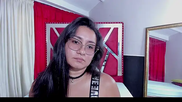 Luna021 1 online show from September 2025 07:19:02 PM