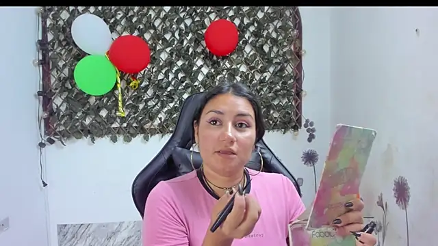 Luna021 1 online show from November 2025 07:25:02 PM