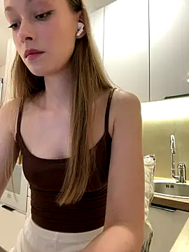 FriendlyFire 18 online show from September 2025 05:27:02 PM