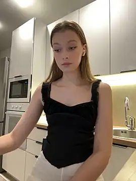 FriendlyFire 18 online show from September 2025 05:51:02 PM