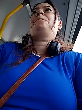 Snapshot of Flacara100 chatting on September 2025 06:04:02 AM Flacara100 online show from September 2025 06:04:02 AM