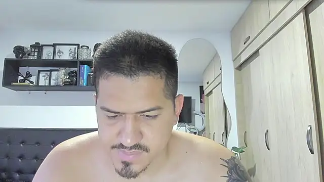 Arnolwilliams online show from September 2025 11:27:02 PM