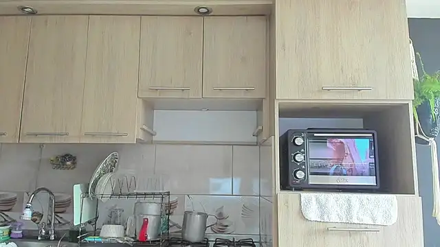 Arnolwilliams online show from October 2025 08:55:02 PM