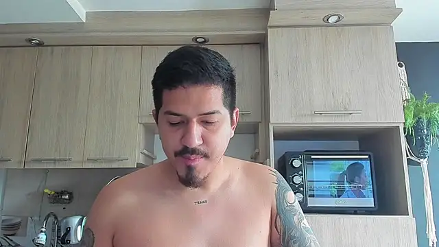 Arnolwilliams online show from October 2025 08:59:02 PM