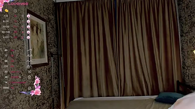 AlettaEve online show from September 2025 03:05:01 PM