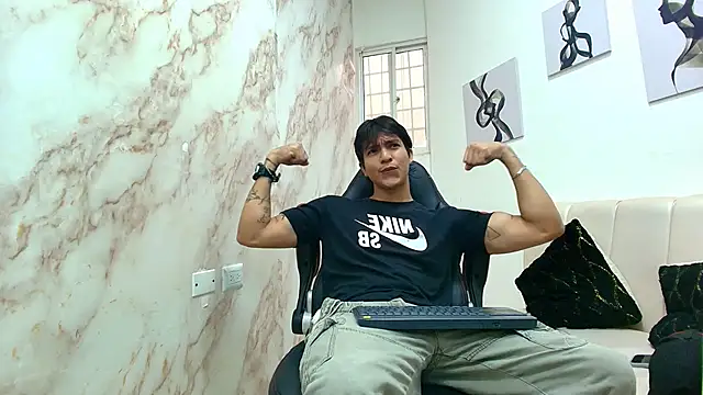 toji luxxer online show from December 2025 08:38:02 PM