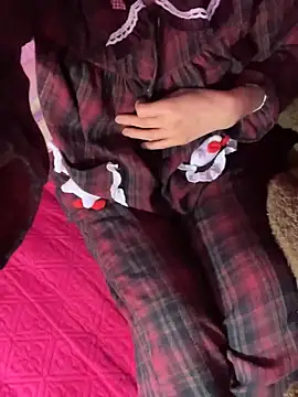 Moon pusy online show from December 2025 12:21:02 PM