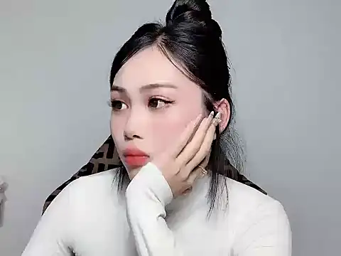 Lyly4757 online show from January 2026 04:00:01 PM