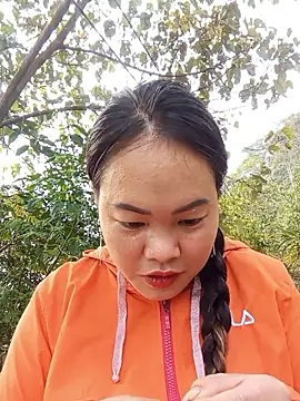 Snapshot of emilyzz chatting on January 2026 02:04:01 AM emilyzz online show from January 2026 02:04:01 AM