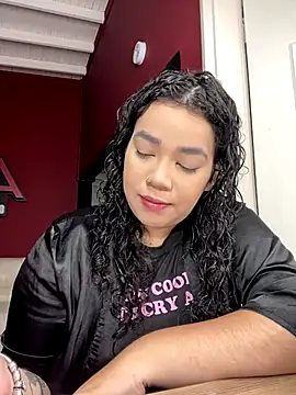 krisstenSantos online show from September 2025 11:59:01 AM