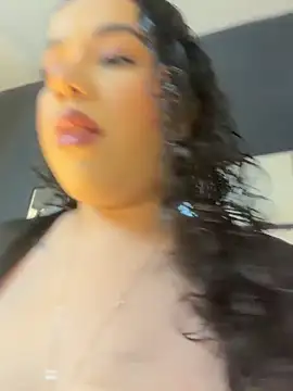 krisstenSantos online show from February 2026 01:06:02 PM