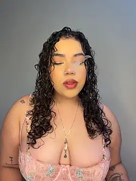 krisstenSantos online show from February 2026 01:37:02 PM