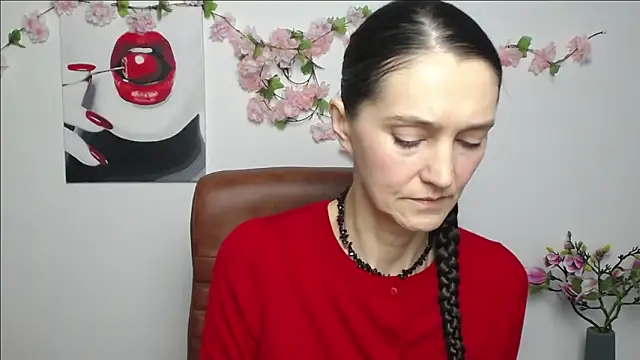 Snapshot of TayaFinch chatting on November 2025 01:18:02 PM TayaFinch online show from November 2025 01:18:02 PM