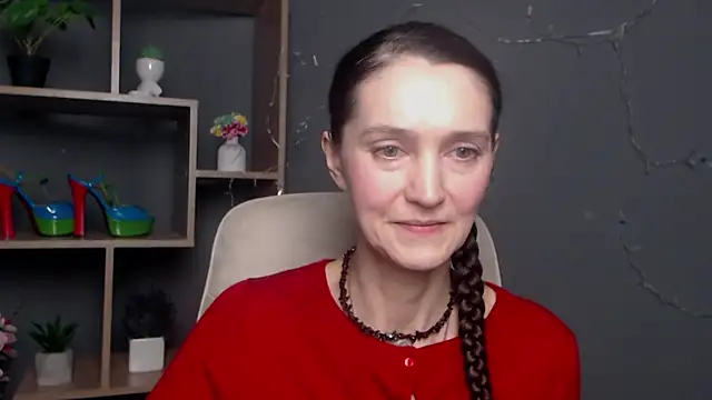 Snapshot of TayaFinch chatting on November 2025 02:33:01 PM TayaFinch online show from November 2025 02:33:01 PM