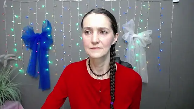 Snapshot of TayaFinch chatting on November 2025 02:17:01 PM TayaFinch online show from November 2025 02:17:01 PM