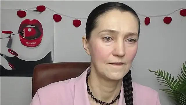 TayaFinch online show from February 2026 01:07:01 PM