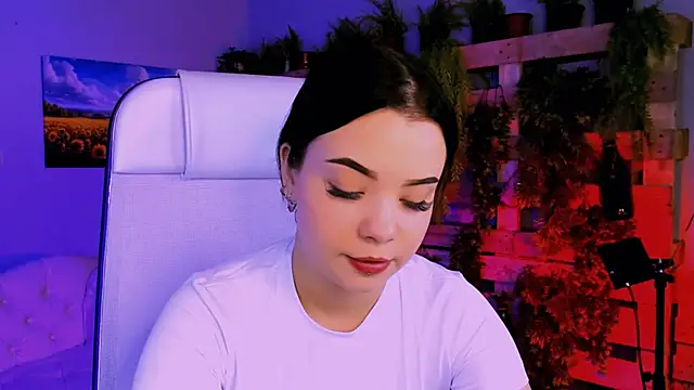 leslierowe  online show from October 2025 07:58:02 PM