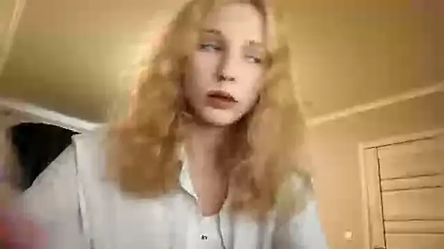 Fafa Fluff online show from September 2025 02:11:02 PM