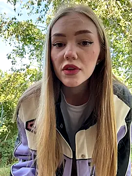 MilaMoone online show from September 2025 10:09:01 AM