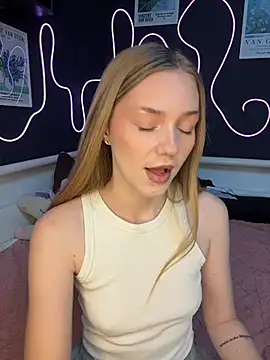 MilaMoone online show from February 2026 11:43:02 AM