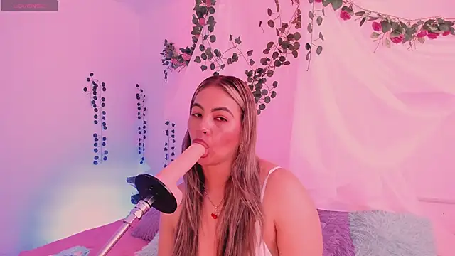 chubbyZoe online show from November 2025 02:50:01 PM