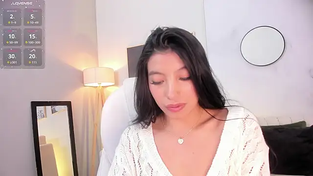 Tiffany Low online show from November 2025 01:22:01 PM