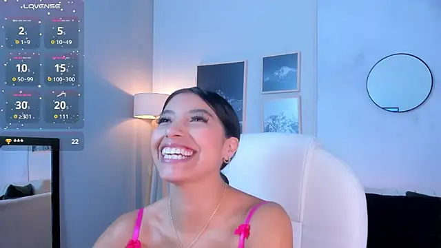 Tiffany Low online show from December 2025 01:09:01 PM