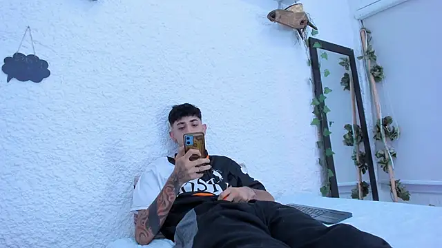 j martony online show from December 2025 04:40:01 AM