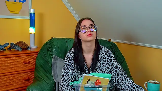 Snapshot of AnneAvery chatting on November 2025 06:23:01 AM AnneAvery online show from November 2025 06:23:01 AM