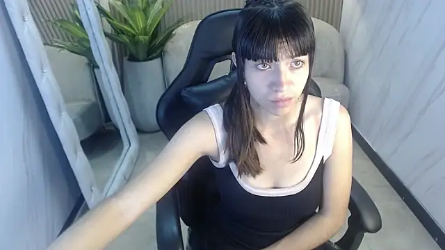 Isabella Blondetf online show from September 2025 01:27:01 PM