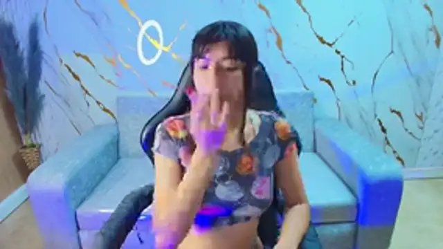 Isabella Blondetf online show from October 2025 01:00:02 PM