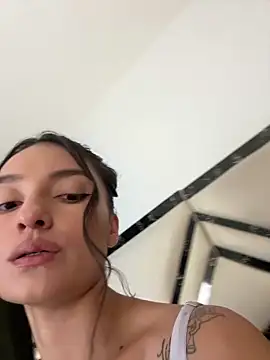 MiaKane99 online show from April 2026 06:19:01 AM