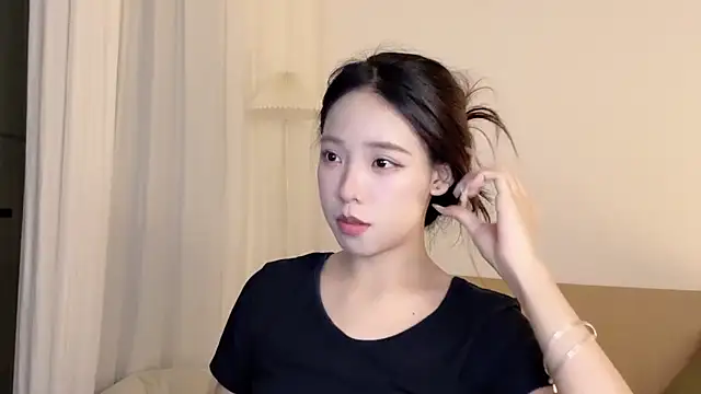 Meng 777 online show from October 2025 11:55:02 AM