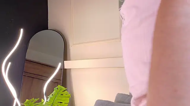 Snapshot of ZaneDawson chatting on February 2026 11:30:01 PM ZaneDawson online show from February 2026 11:30:01 PM