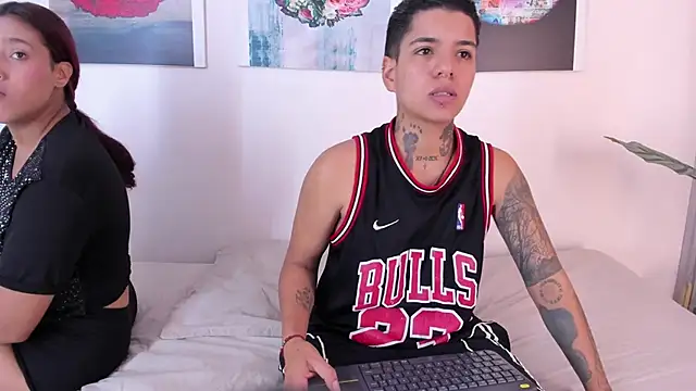 Girls inlove online show from November 2025 12:28:02 PM