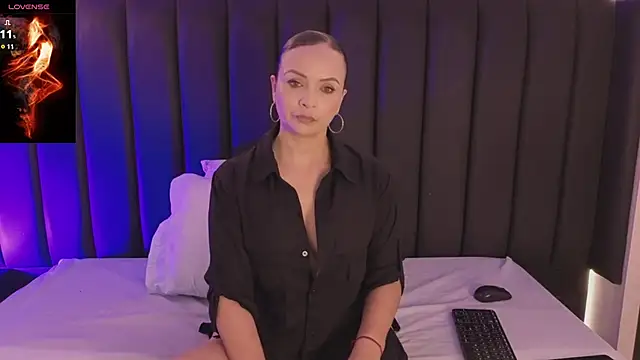 Cristina joy online show from March 2026 12:11:01 PM