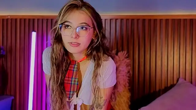 VictoriaSpark online show from September 2025 01:24:02 PM