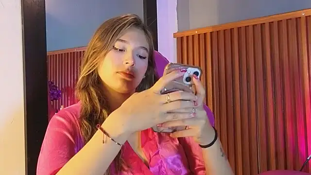 VictoriaSpark online show from November 2025 12:31:02 PM