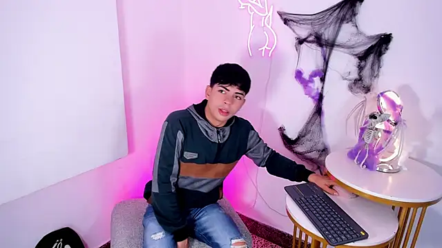 Peter chase online show from October 2025 07:46:02 PM